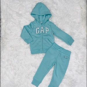 GAP Logo Fleece Lined Hoodie and Pant Set